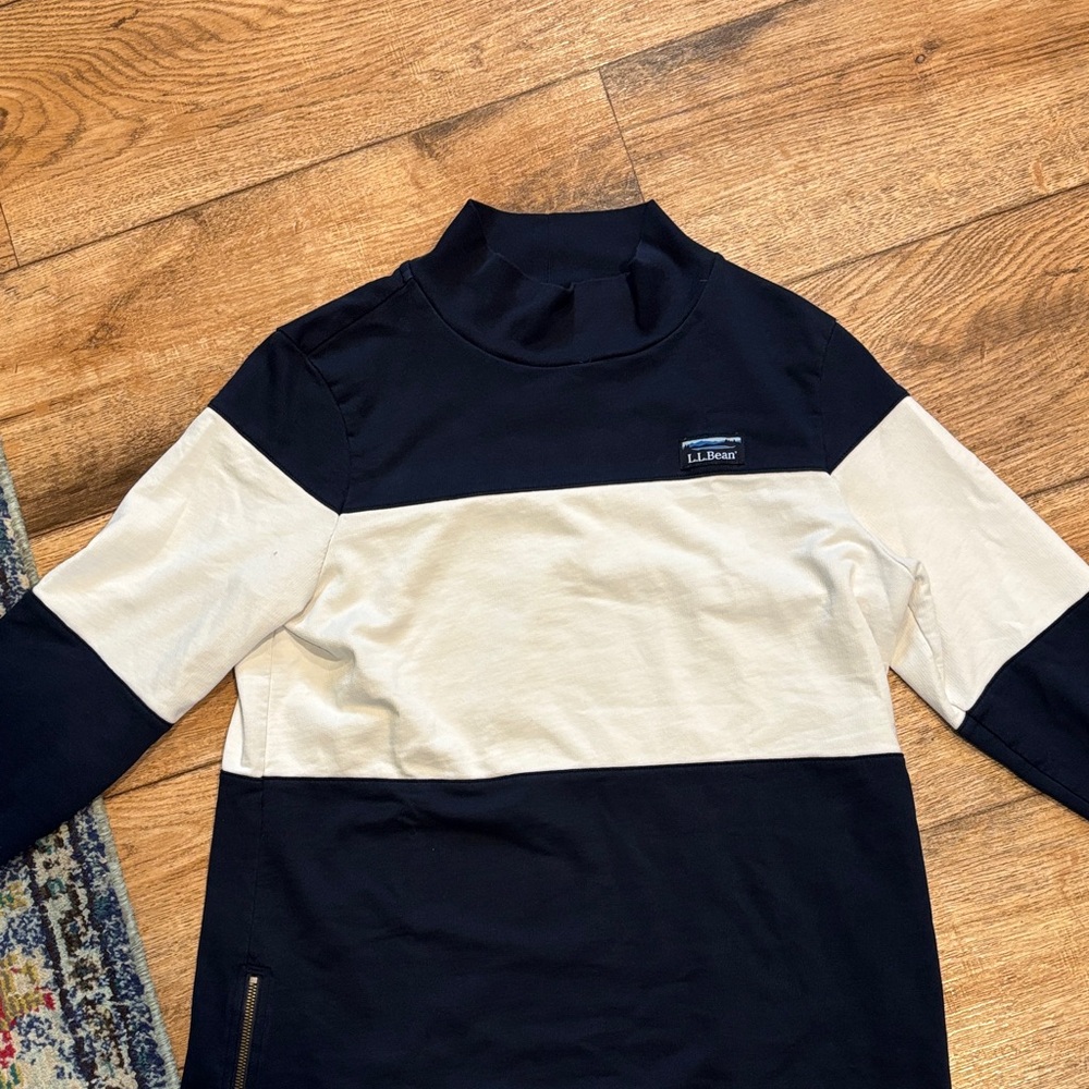 LL Bean Navy and Cream Colorblock long sleeve with mock neck